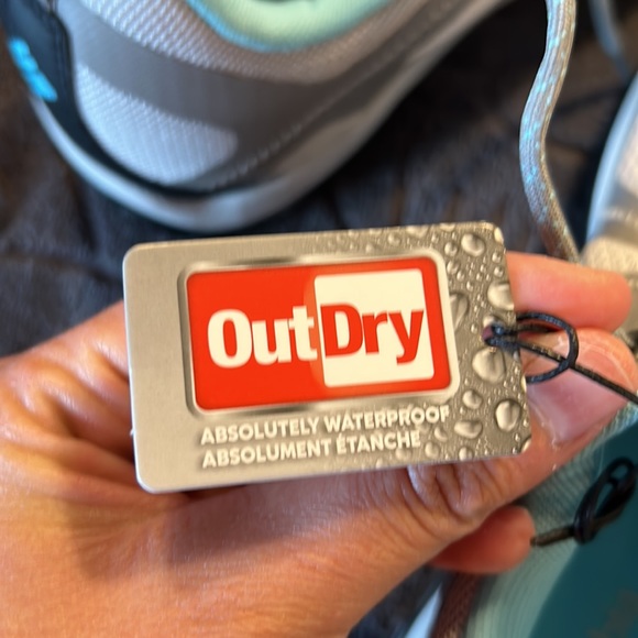 Brand New Columbia Hiking Shoes Women 10 - Picture 4 of 4